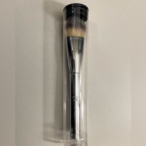 IT Cosmetics Heavenly Luxe Plush Paddle Foundation Brush, New